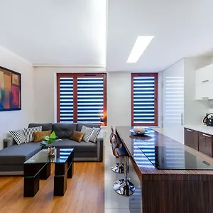 https://clicktheflat-luxury-apartment-in-warsaw.warsawhotelspoland.com